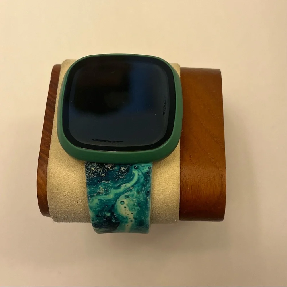 Fitbit Sense Advanced (protective‎ case, tested, Charger)